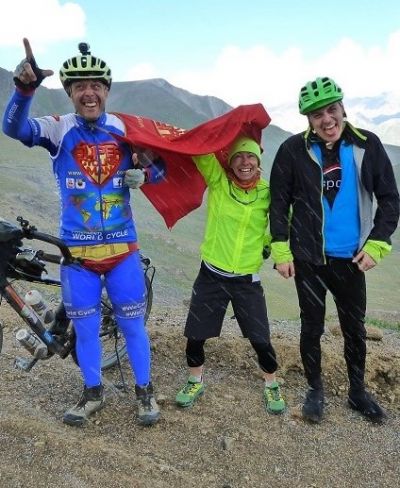 Vicky Seymour Cycling on the  tour with redspokes